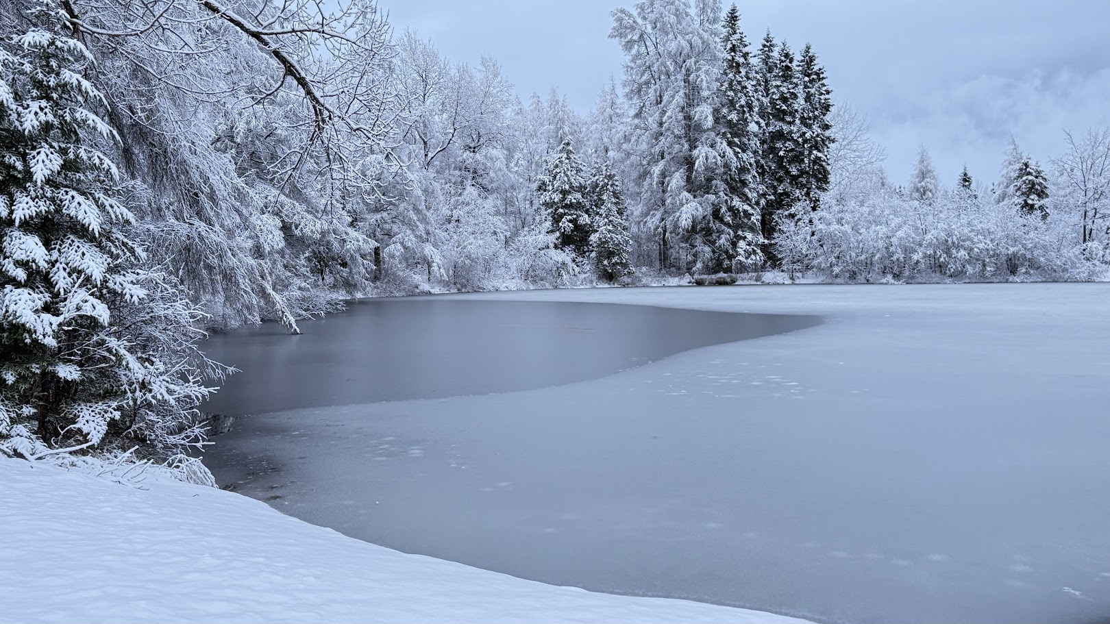 lac en hiver